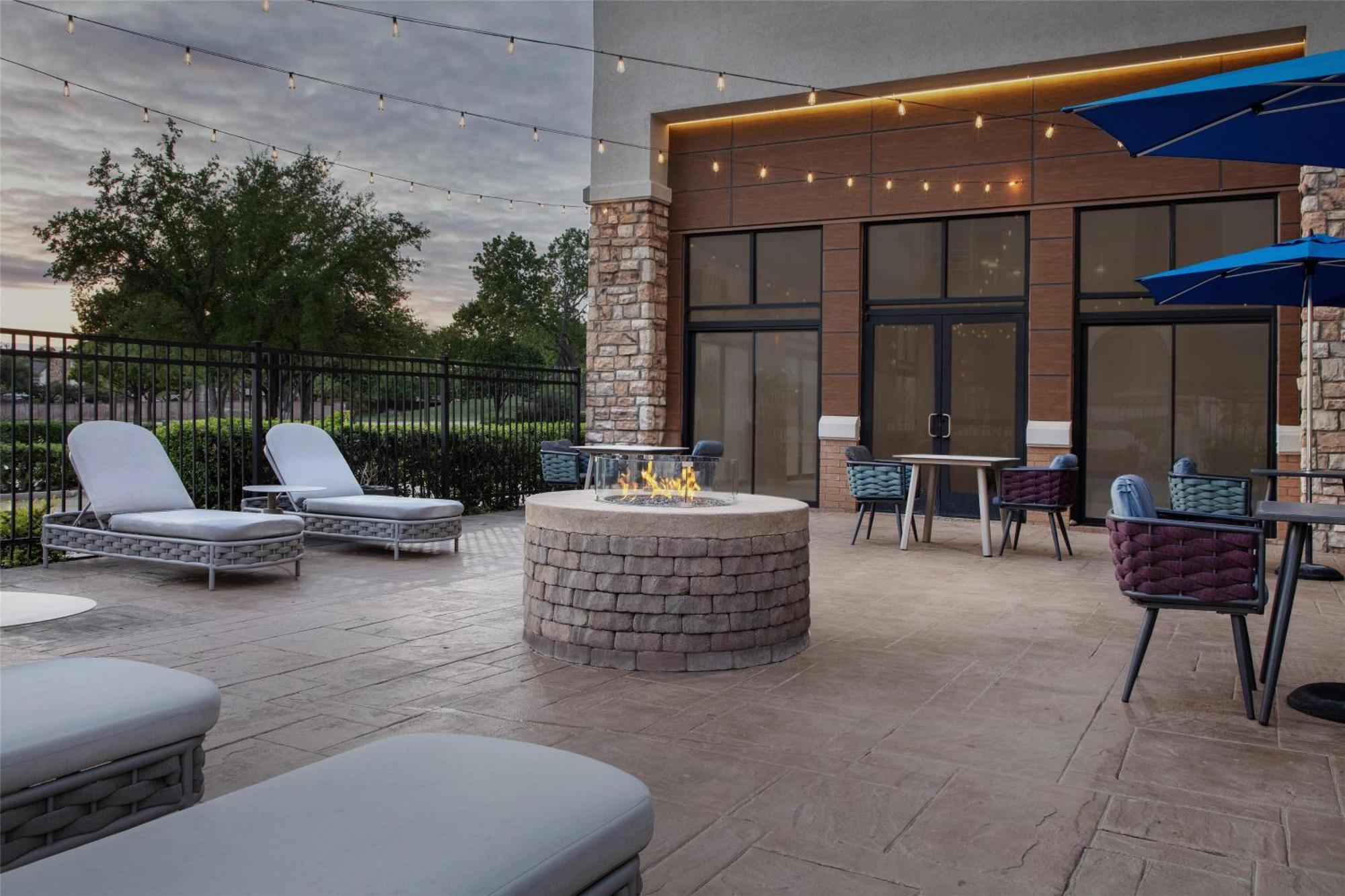 Hampton Inn & Suites Dallas-Dfw Airport Херст Экстерьер фото